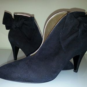 BETTYE MULLER Black Suede Ankle Booties